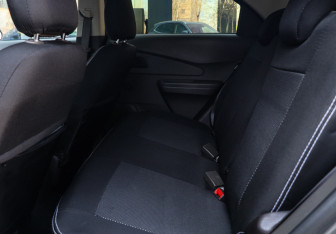 Подержанный автомобиль Chevrolet Cobalt Sedan 2013 года (8 фото)