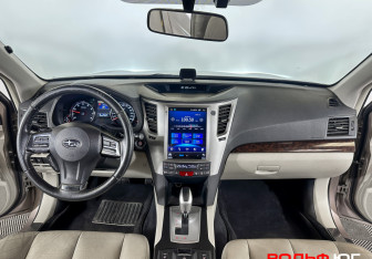 Подержанный автомобиль Subaru Outback Wagon 2013 года (12 фото)