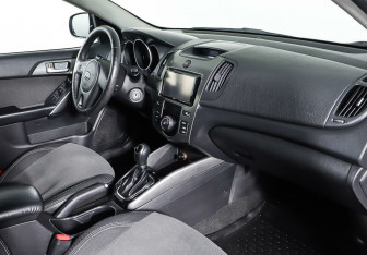 Подержанный автомобиль Kia Cerato Sedan 2012 года (10 фото)