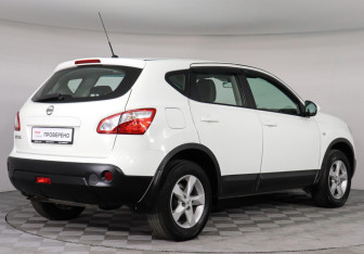 Подержанный автомобиль Nissan Qashqai 2012 года (5 фото)