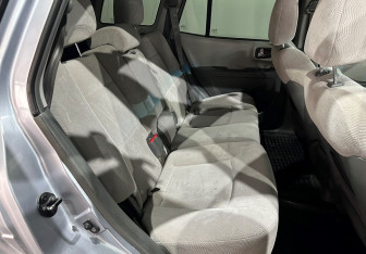 Подержанный автомобиль Hyundai Santa Fe 2008 года (17 фото)
