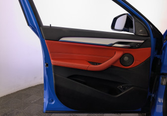 Подержанный автомобиль BMW X2 2021 года (19 фото)