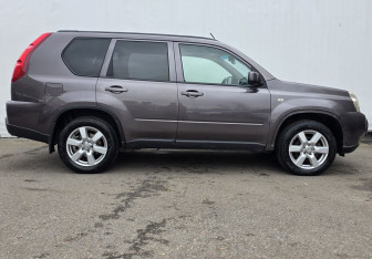Подержанный автомобиль Nissan X-Trail 2010 года (4 фото)