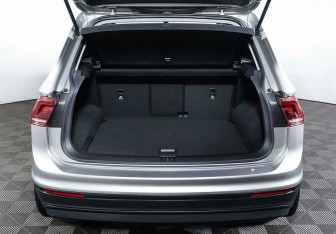 Подержанный автомобиль Volkswagen Tiguan 2017 года (18 фото)