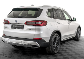 Подержанный автомобиль BMW X5 2018 года (5 фото)