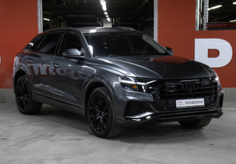 Подержанный автомобиль Audi Q8 2019 года (3 фото)
