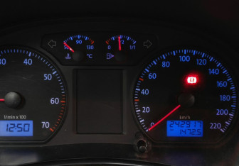 Подержанный автомобиль Volkswagen Polo Hatchback 2008 года (14 фото)