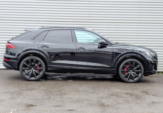 Новый Audi Q8 2025 (4 фото)