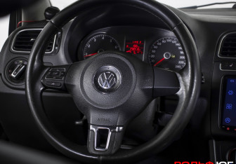 Подержанный автомобиль Volkswagen Polo Sedan 2011 года (13 фото)