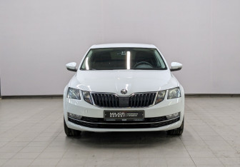 Подержанный автомобиль Skoda Octavia Liftback 2019 года (21 фото)
