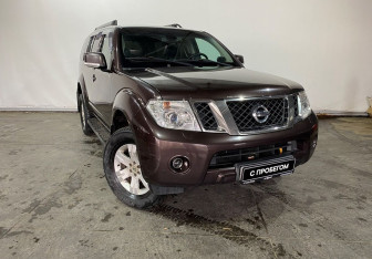 Подержанный автомобиль Nissan Pathfinder 2010 года (3 фото)