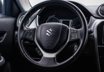 Подержанный автомобиль Suzuki Vitara 2015 года (15 фото)