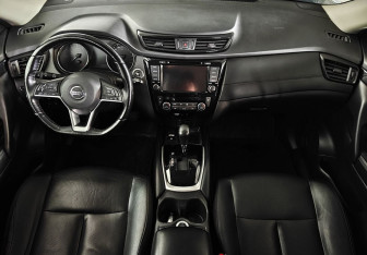 Подержанный автомобиль Nissan X-Trail 2019 года (9 фото)