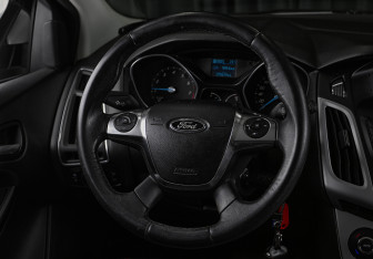 Подержанный автомобиль Ford Focus Hatchback 2012 года (11 фото)