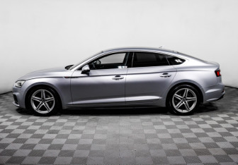 Подержанный автомобиль Audi A5 Liftback 2019 года (8 фото)
