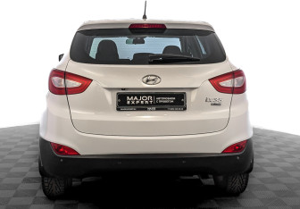 Подержанный автомобиль Hyundai ix35 2014 года (6 фото)