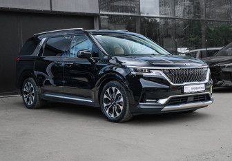Подержанный автомобиль Kia Carnival 2020 года (3 фото)
