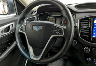 Подержанный автомобиль Geely Emgrand X7 2020 года (22 фото)