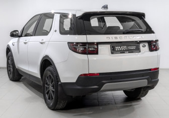 Подержанный автомобиль Land Rover Discovery Sport 2020 года (7 фото)