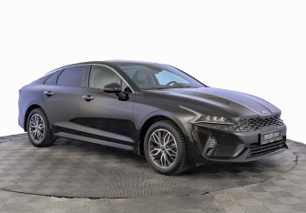 Подержанный автомобиль Kia K5 2021 года (3 фото)