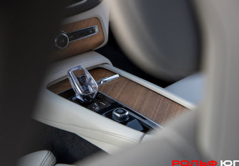 Подержанный автомобиль Volvo XC90 2021 года (14 фото)