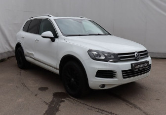 Подержанный автомобиль Volkswagen Touareg 2013 года (3 фото)