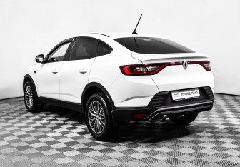 Подержанный автомобиль Renault Arkana 2021 года (7 фото)