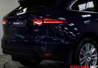 Подержанный автомобиль Jaguar F-Pace 2017 года (26 фото)