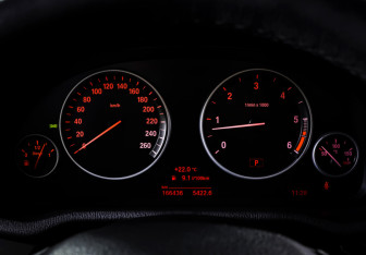 Подержанный автомобиль BMW X3 2017 года (16 фото)