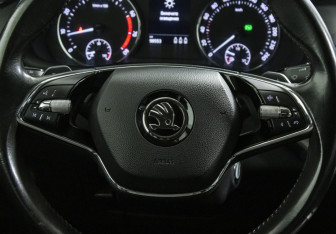 Подержанный автомобиль Skoda Octavia Liftback 2020 года (12 фото)