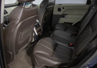 Подержанный автомобиль Land Rover Range Rover Sport 2015 года (13 фото)