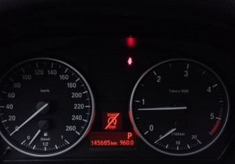 Подержанный автомобиль BMW X1 2012 года (12 фото)