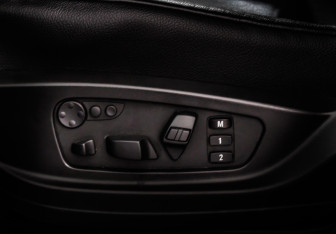 Подержанный автомобиль BMW X5 2011 года (18 фото)