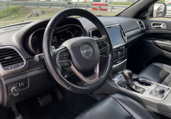 Подержанный автомобиль Jeep Grand Cherokee 2021 года (13 фото)