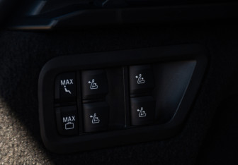 Подержанный автомобиль BMW X7 2021 года (15 фото)