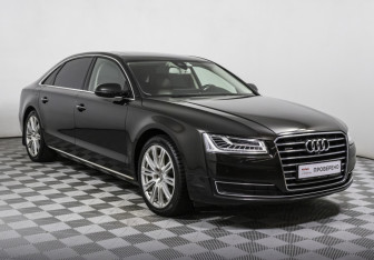 Подержанный автомобиль Audi A8 2014 года (3 фото)
