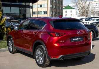 Подержанный автомобиль Mazda CX-5 2021 года (5 фото)