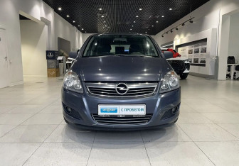 Подержанный автомобиль Opel Zafira Compactvan 2011 года (2 фото)