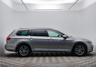 Подержанный автомобиль Volkswagen Passat Wagon 2017 года (4 фото)