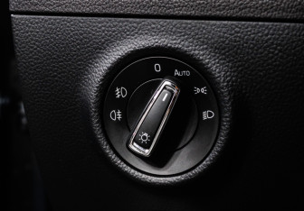 Подержанный автомобиль Skoda Superb Liftback 2015 года (14 фото)