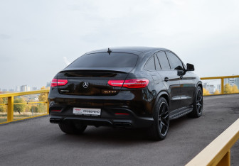 Подержанный автомобиль Mercedes-Benz GLE AMG 2017 года (24 фото)