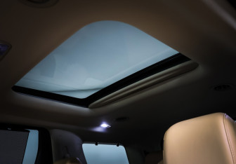 Подержанный автомобиль Kia Carnival 2021 года (19 фото)
