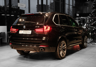 Подержанный автомобиль BMW X5 2017 года (4 фото)