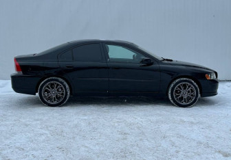 Подержанный автомобиль Volvo S60 2008 года (4 фото)