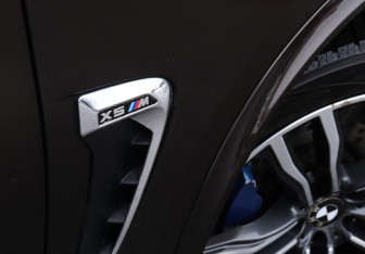 Подержанный автомобиль BMW X5 M 2018 года (26 фото)