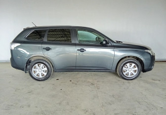 Подержанный автомобиль Mitsubishi Outlander 2014 года (8 фото)