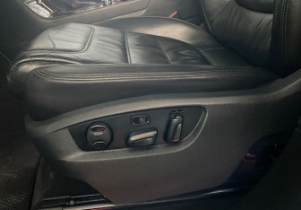 Подержанный автомобиль Volkswagen Touareg 2013 года (17 фото)