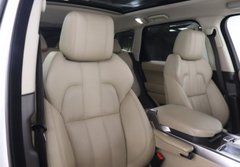 Подержанный автомобиль Land Rover Range Rover Sport 2016 года (16 фото)