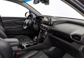 Подержанный автомобиль Hyundai Santa Fe 2019 года (13 фото)