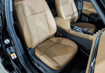 Подержанный автомобиль Changan CS95 2024 года (15 фото)